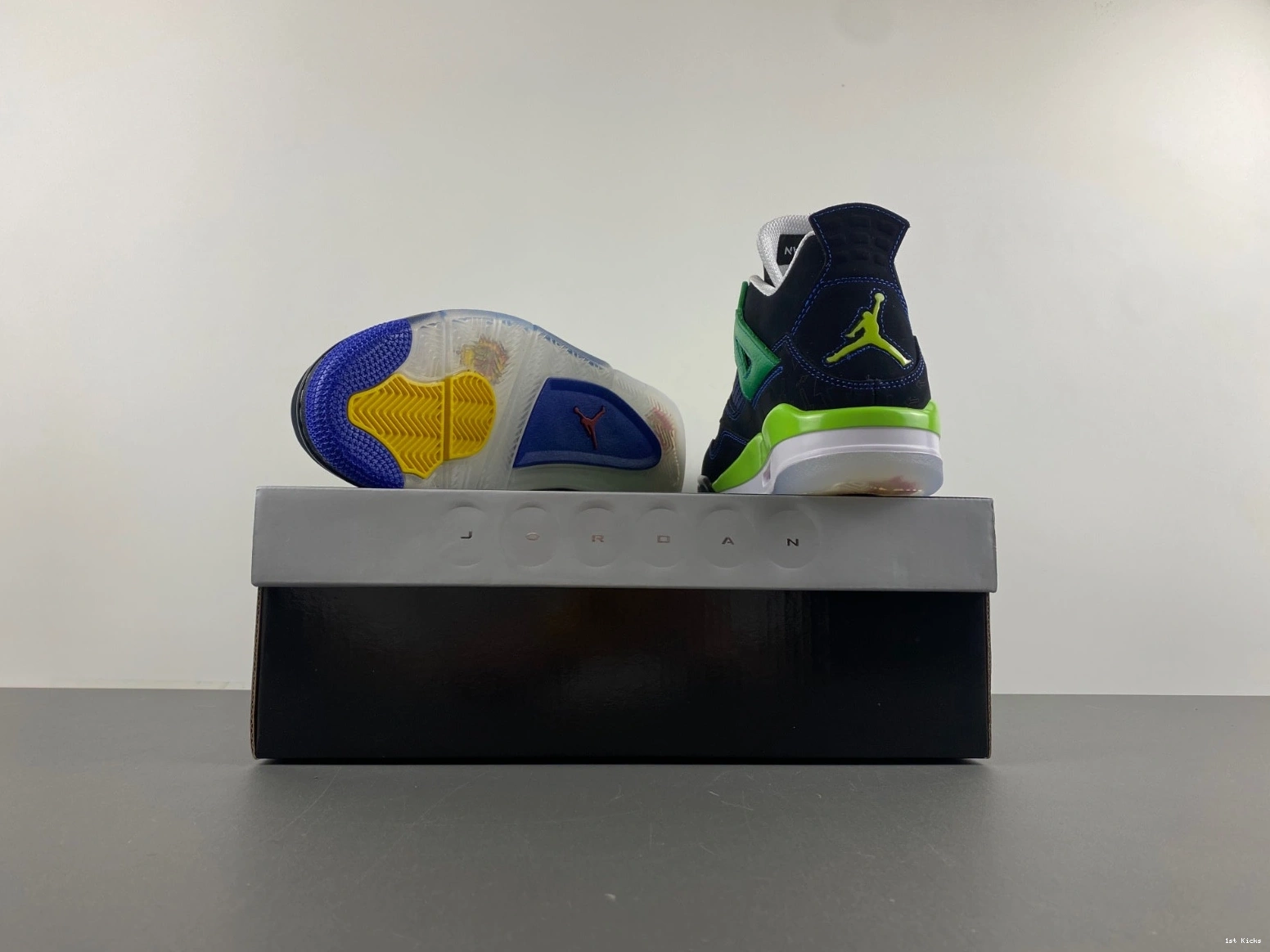 Doernbecher 4 308497-015 - Jordan Retro 0328